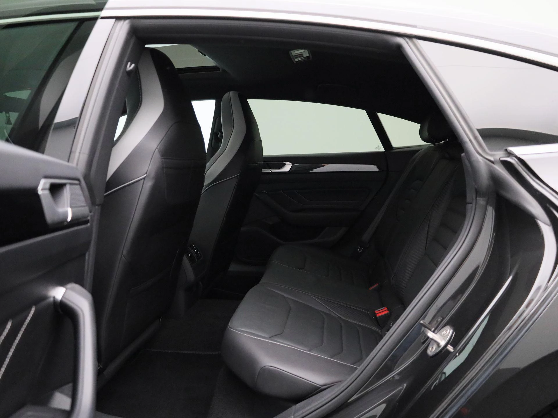 Volkswagen Arteon 1.4 eHybrid DSG R-Line