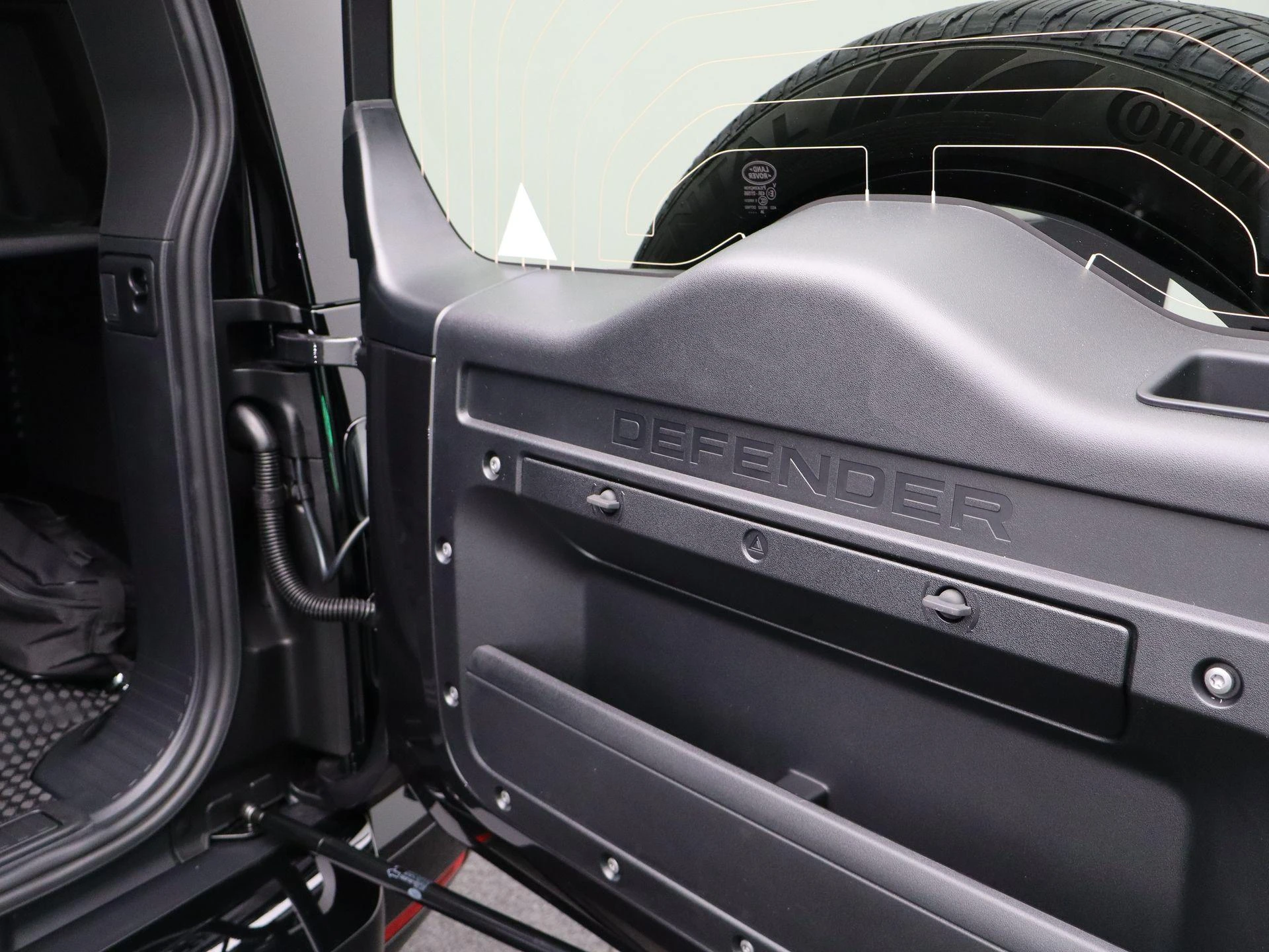 Land Rover-Defender-image-15