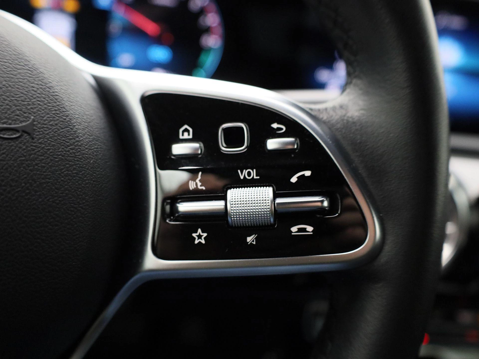 Mercedes-Benz-A-Klasse-image-16