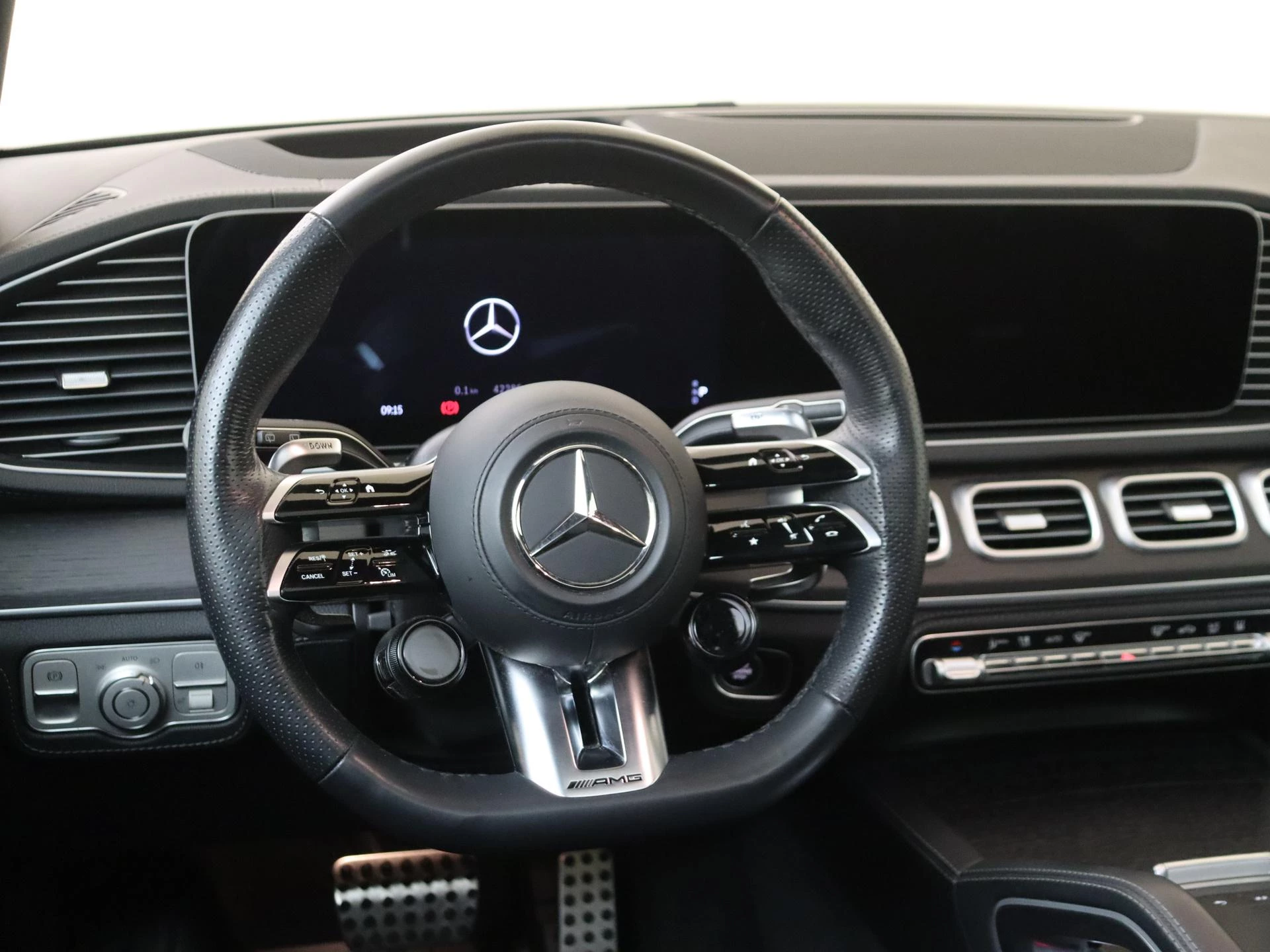 Mercedes-Benz-GLE-image-16