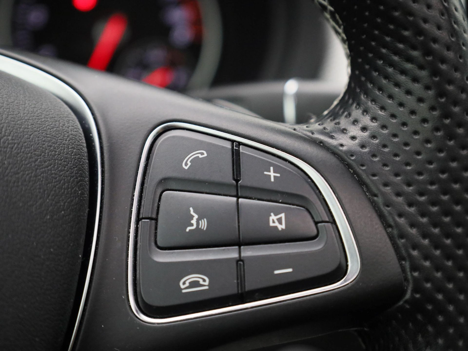 Mercedes-Benz-B-Klasse-image-26