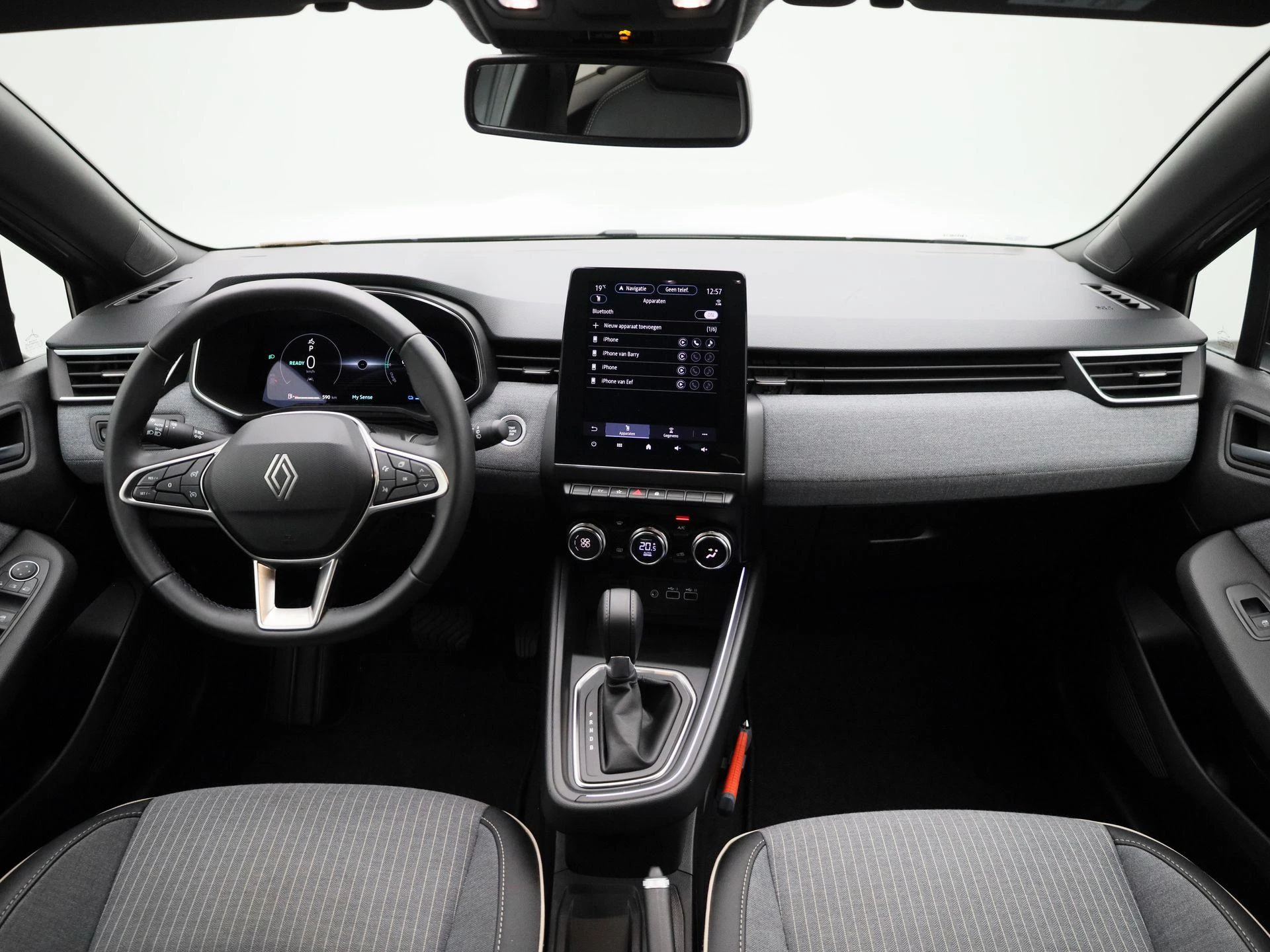 Renault-Clio-image-32