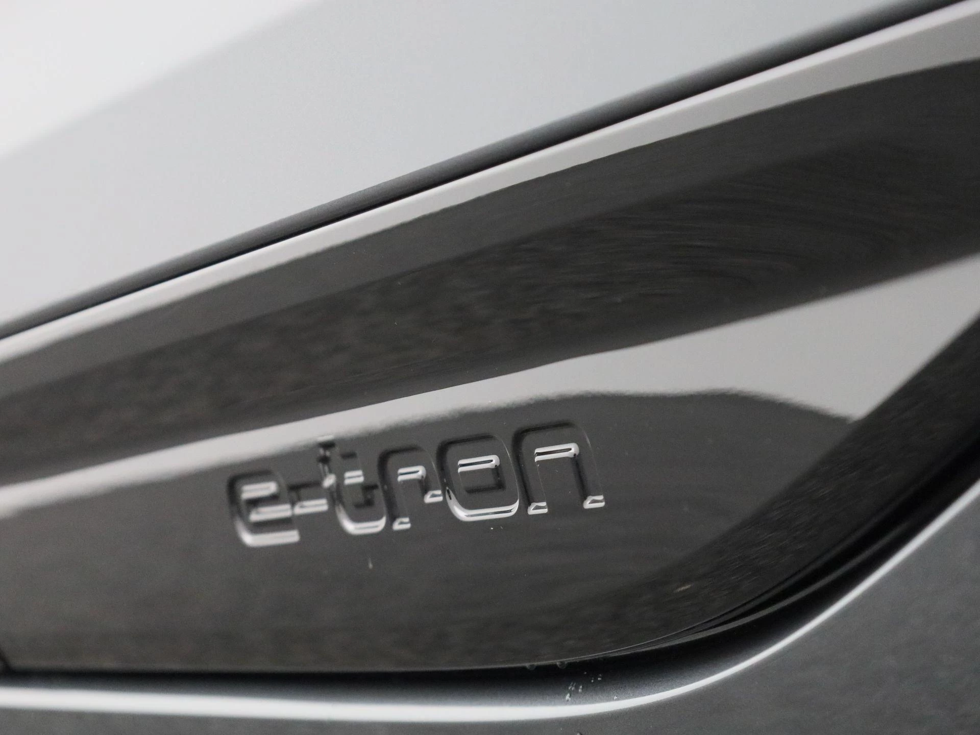 Audi-A6 Avant e-tron-image-59