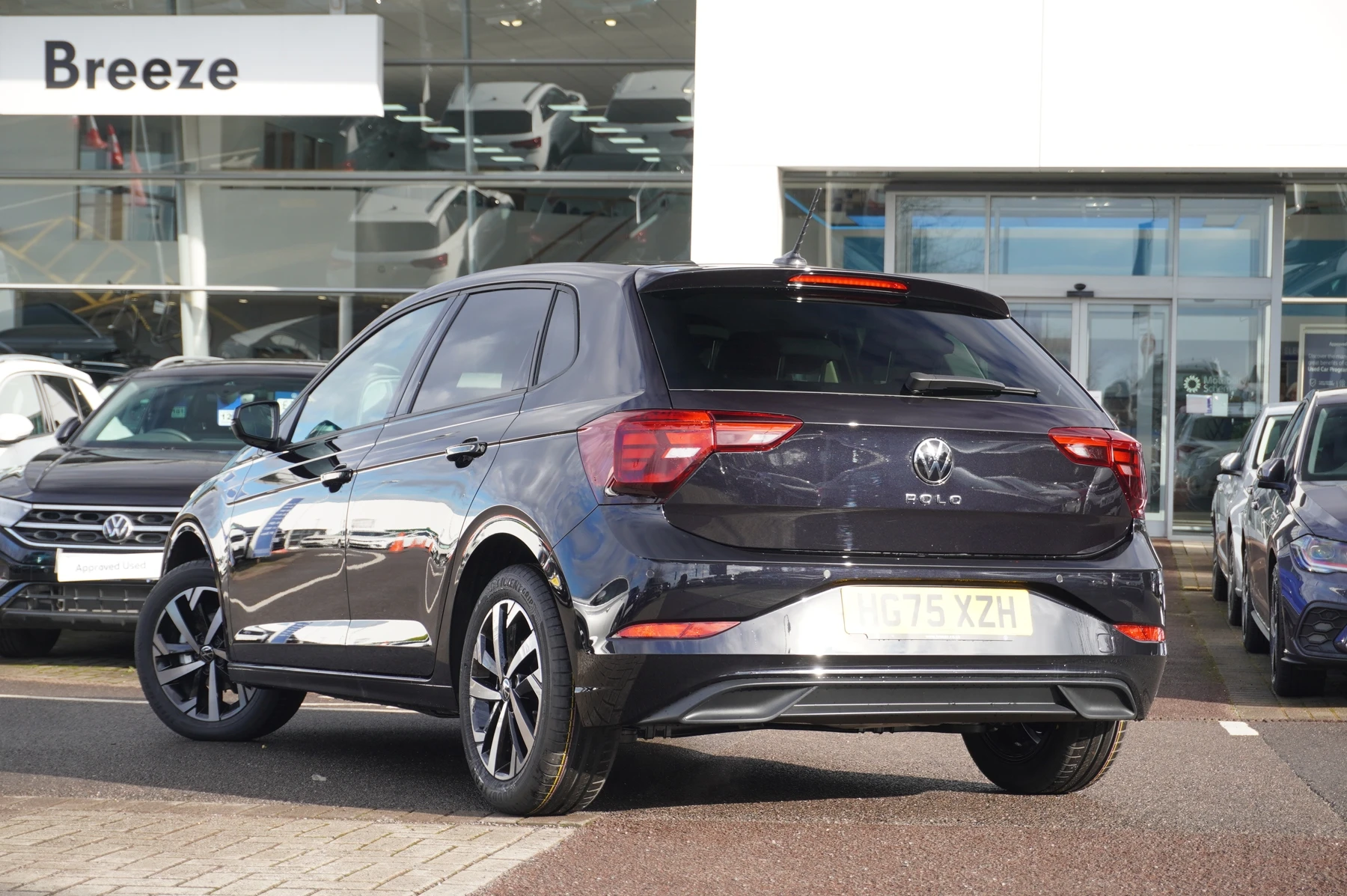 Volkswagen-Polo-image-2