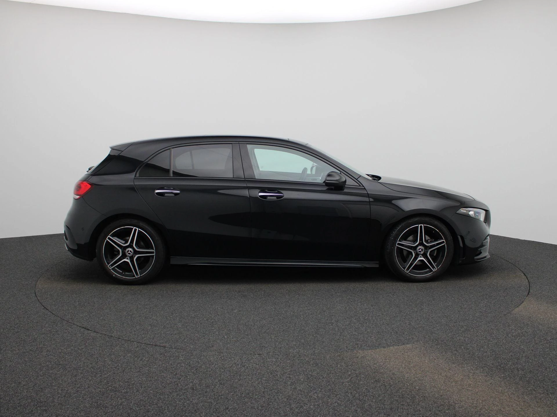 Mercedes-Benz A-Klasse 180 Aut. AMG Business Solution