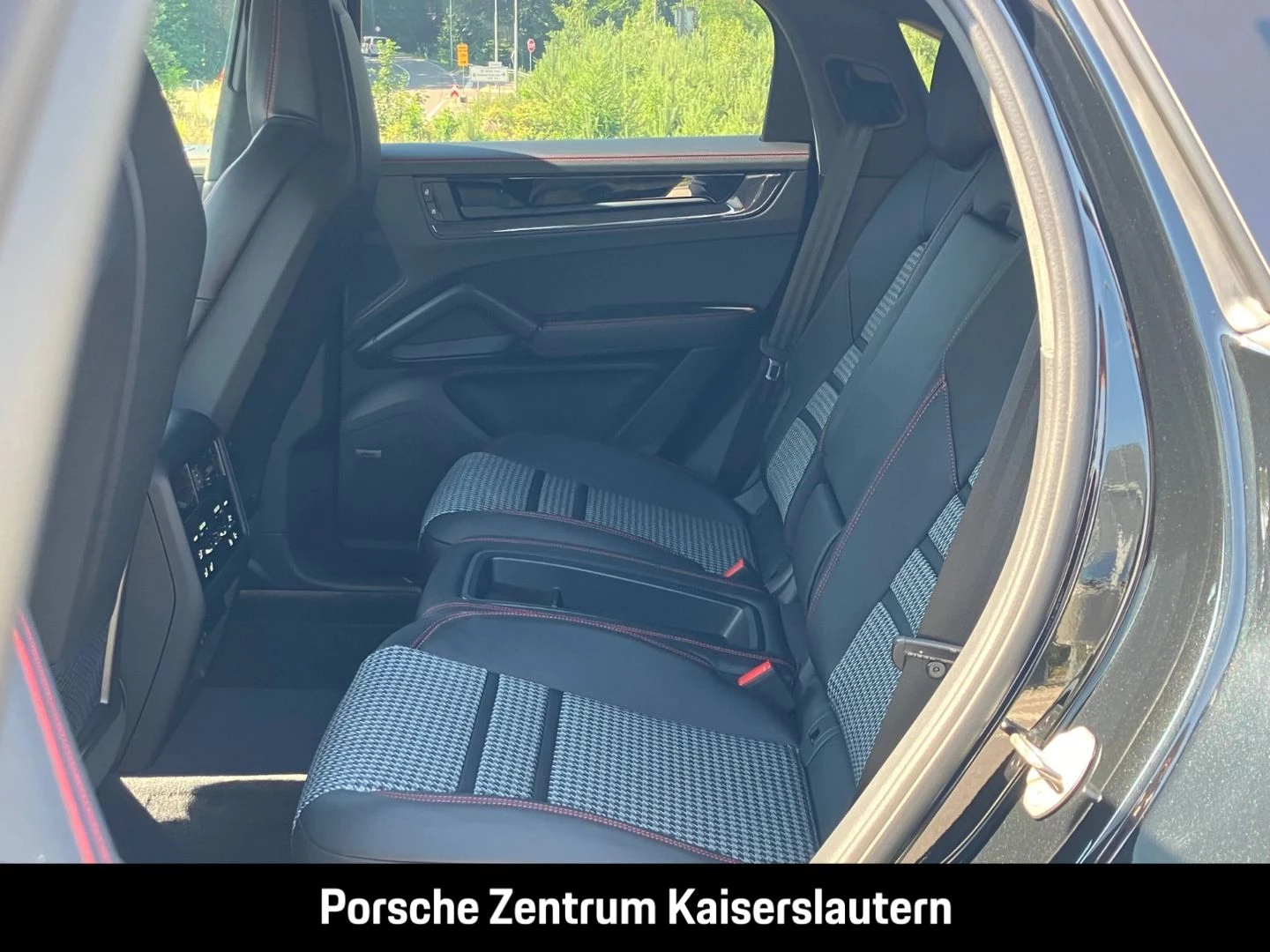 Porsche Cayenne GTS Coupe InnoDrive HA-Lenkung Head-Up gts