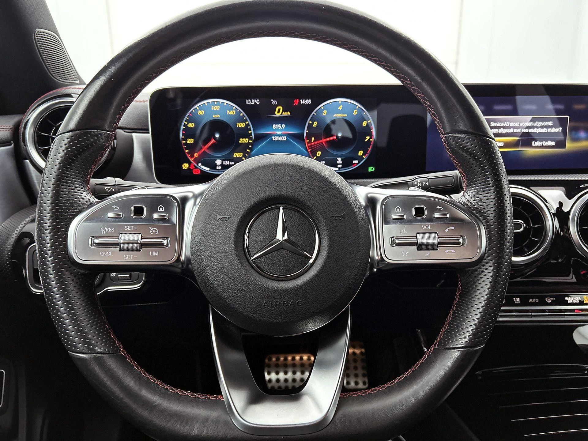 Mercedes-Benz-CLA-image-28