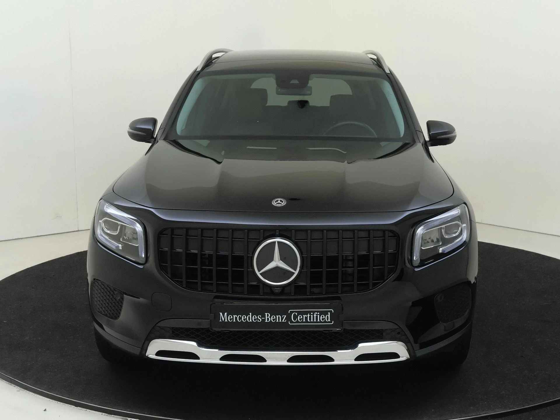 Mercedes-Benz-GLB-image-5