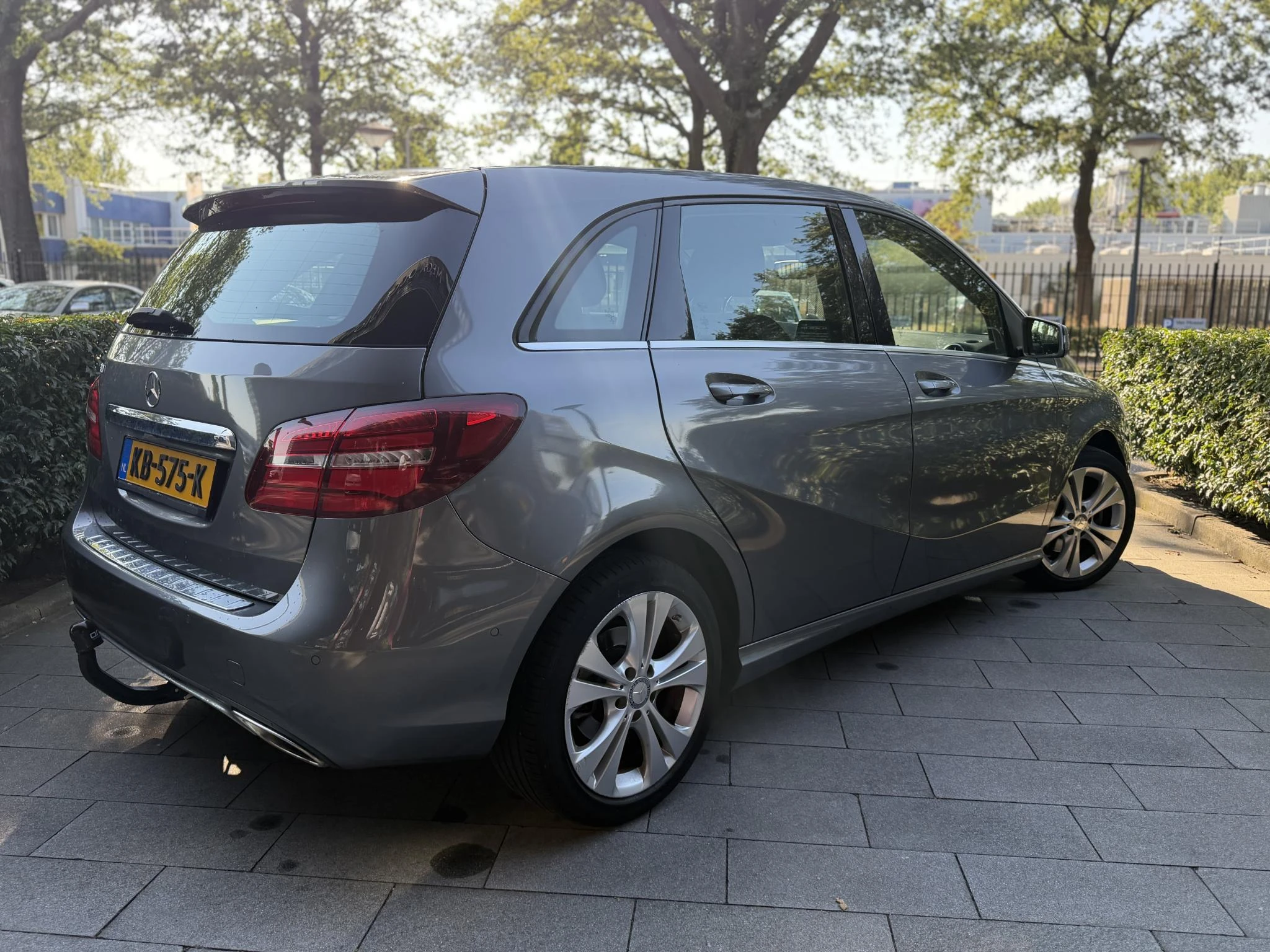 Mercedes-Benz-B-Klasse-image-1