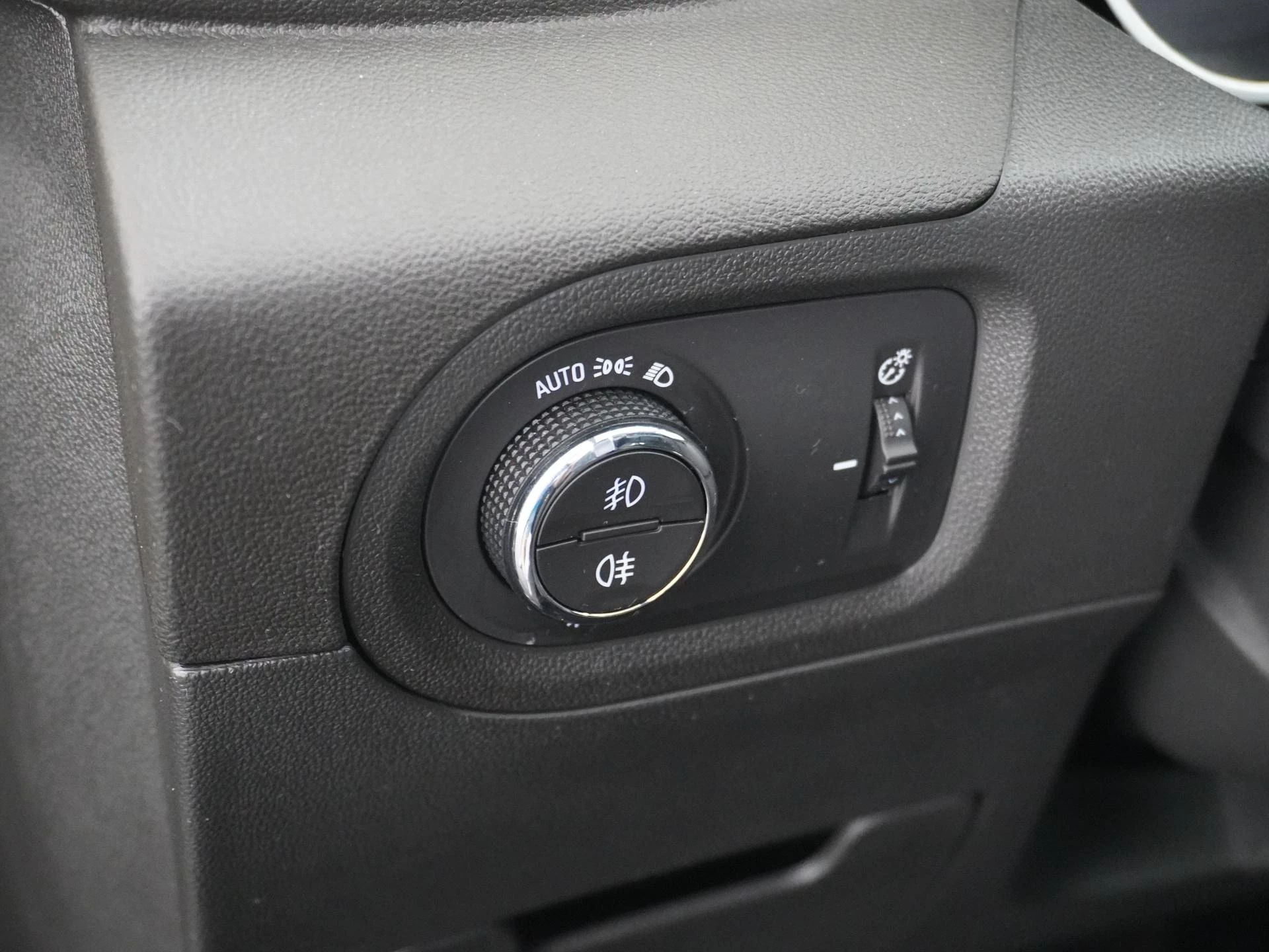 Opel-Grandland X-image-13