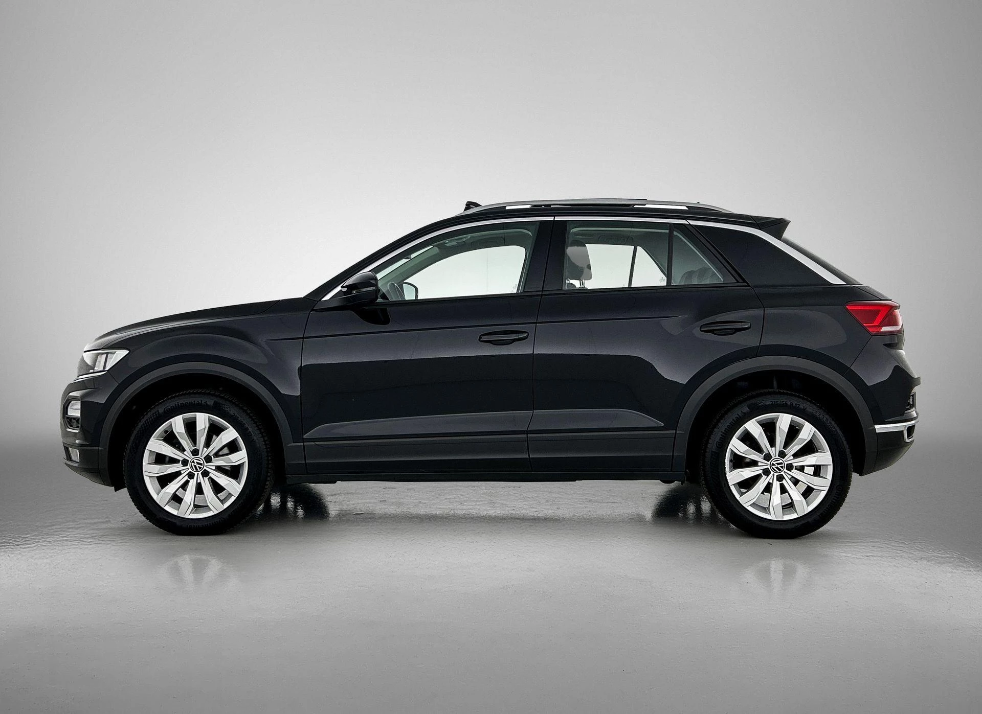 Volkswagen-T-Roc-image-2