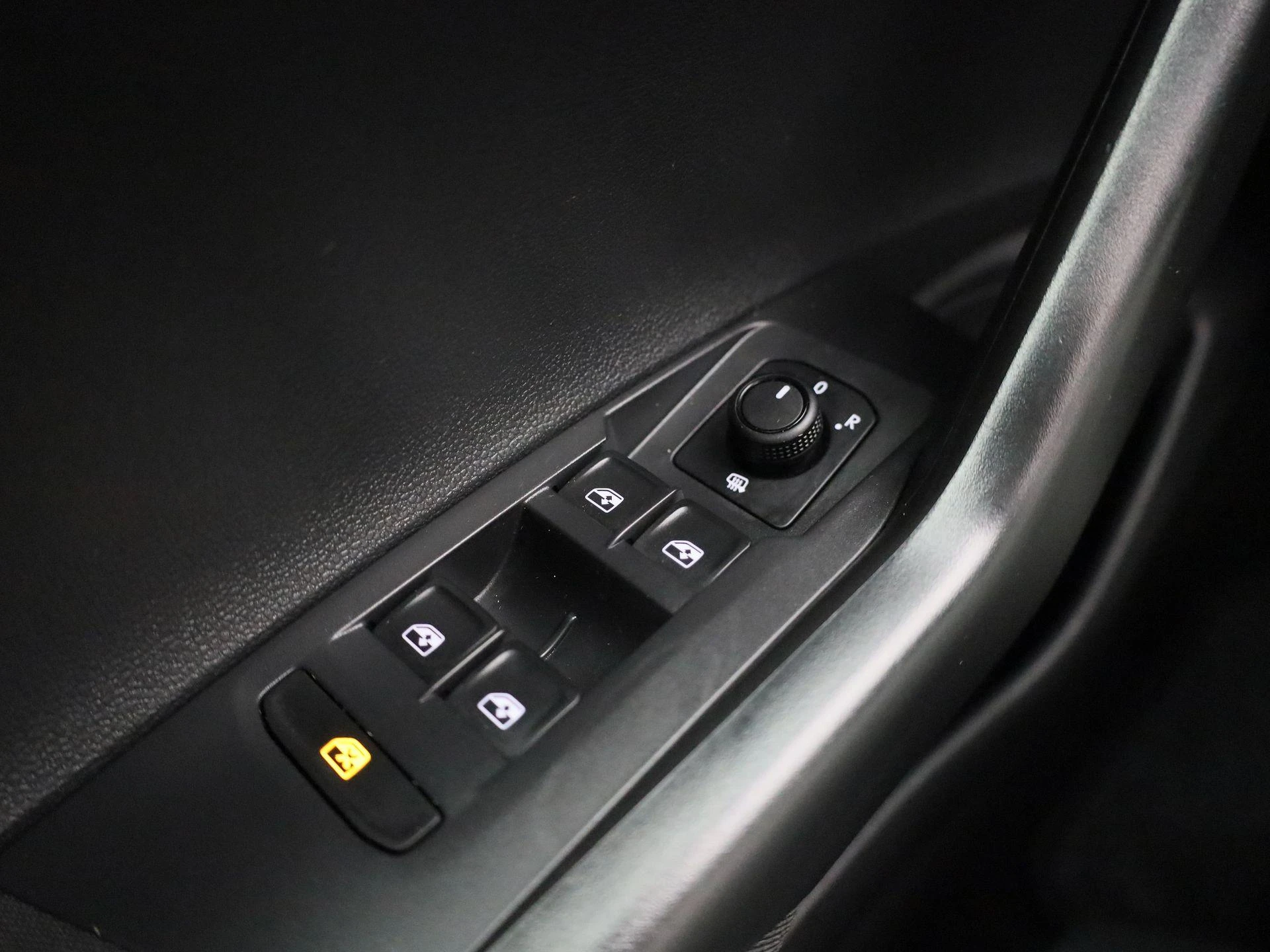 Volkswagen-Polo-image-19