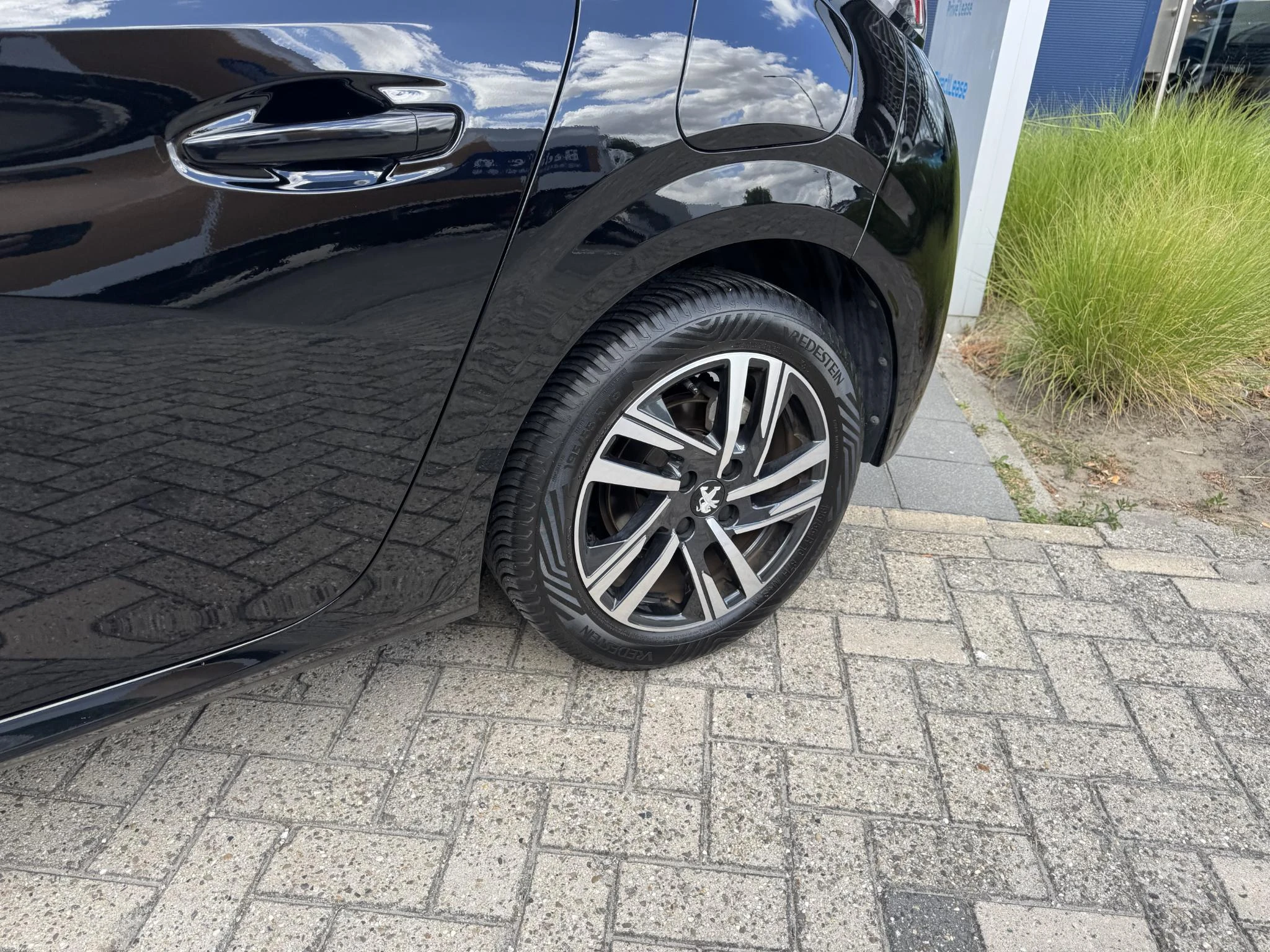 Peugeot-208-image-10
