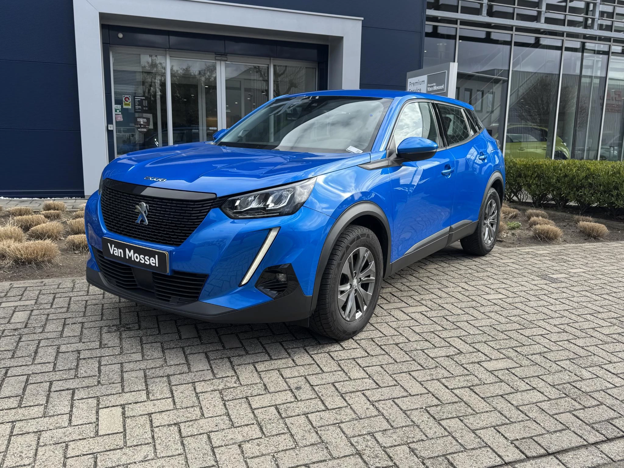 Peugeot-2008-image-2