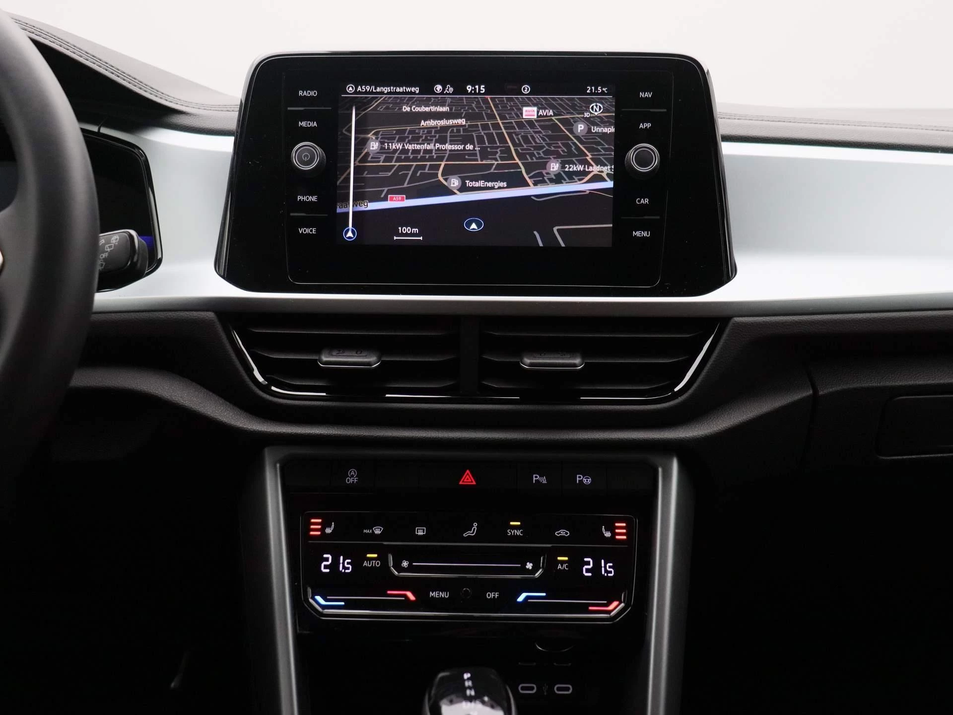 Volkswagen-T-Roc-image-8