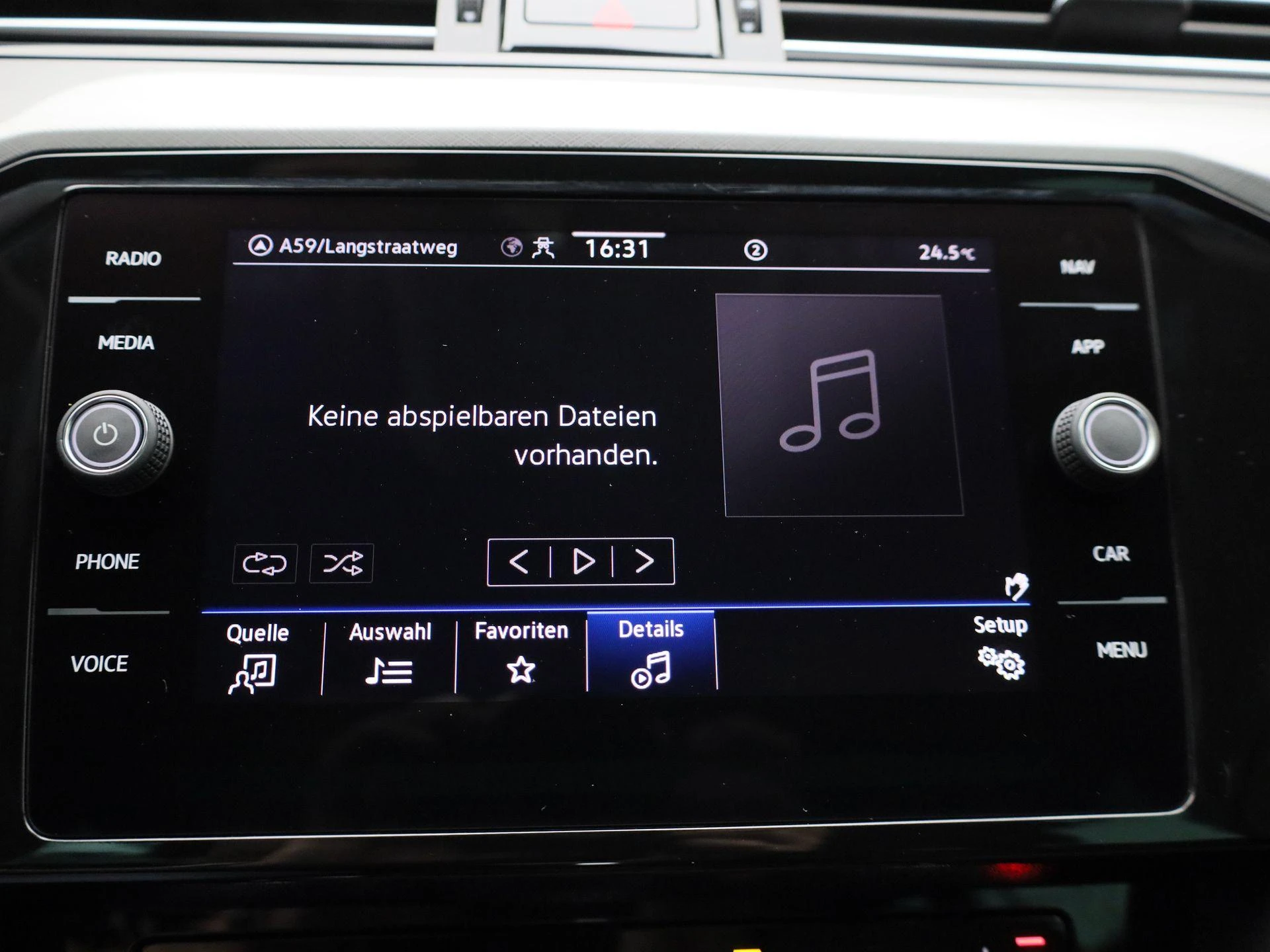 Volkswagen-Passat-image-19