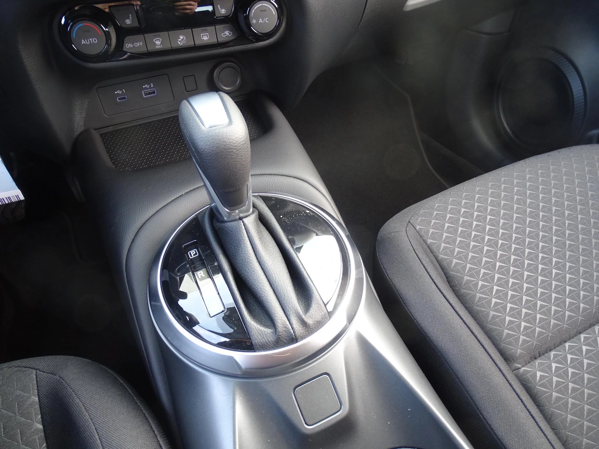 Nissan Juke 1.0 DIG-T Acenta automaat