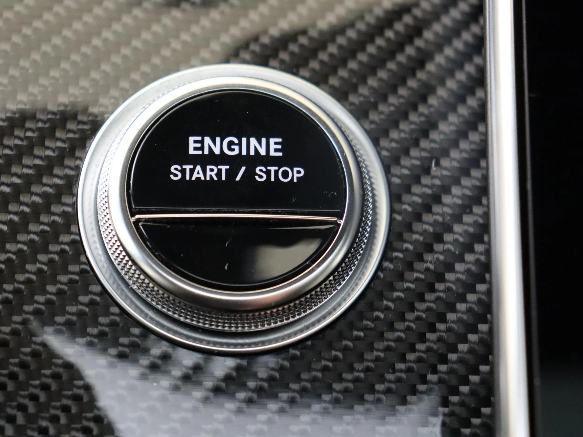 Mercedes-Benz-GLC-image-21