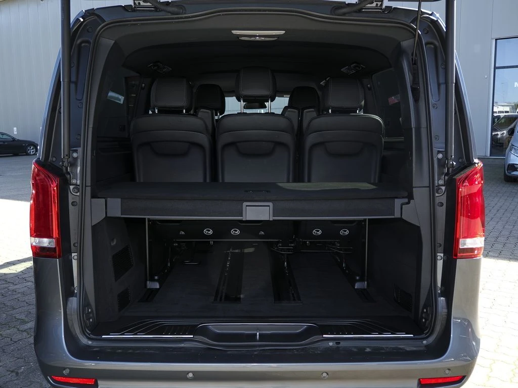 Mercedes-Benz-V-Klasse 300-image-12