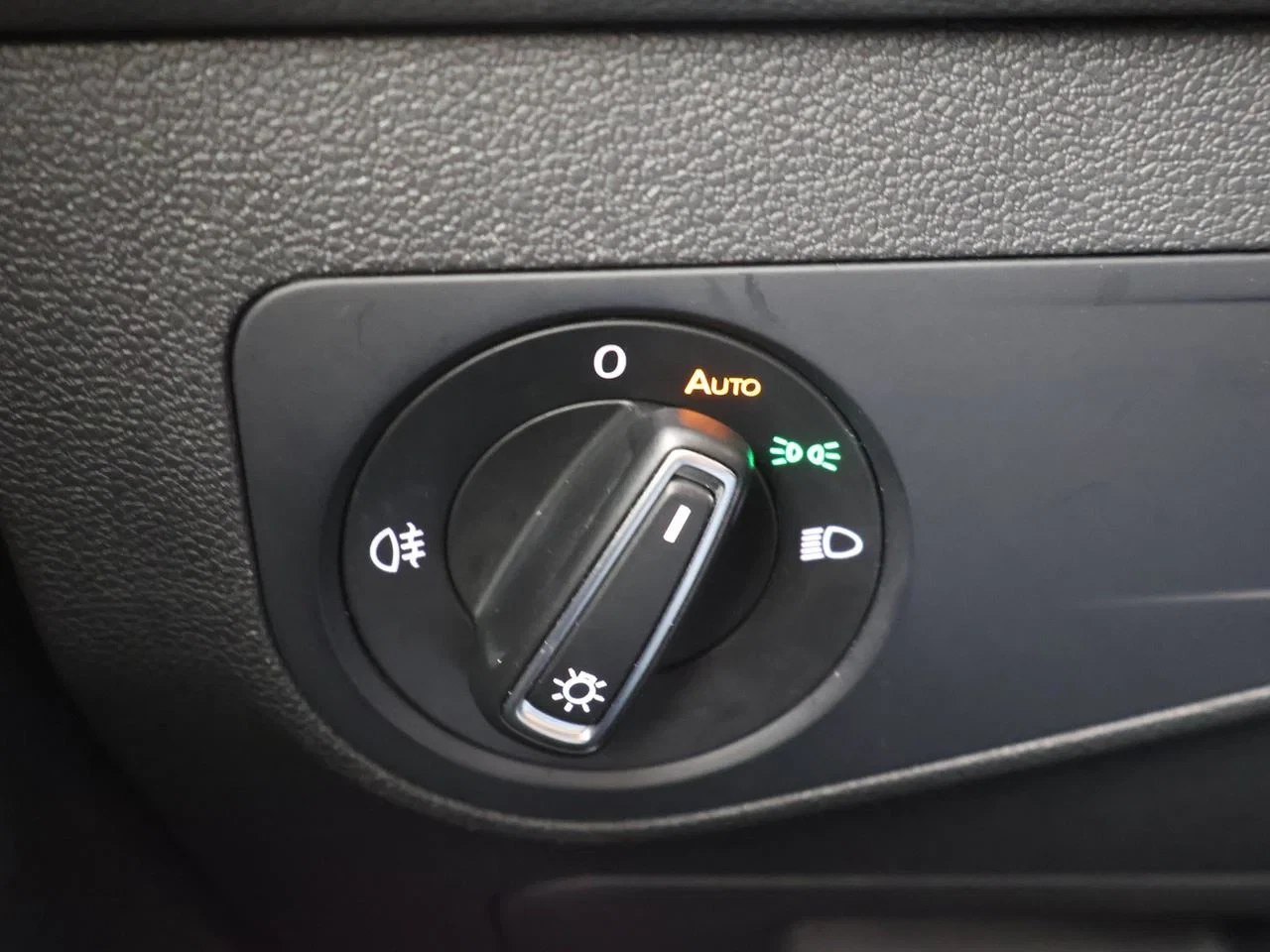 Volkswagen-Tiguan-image-11