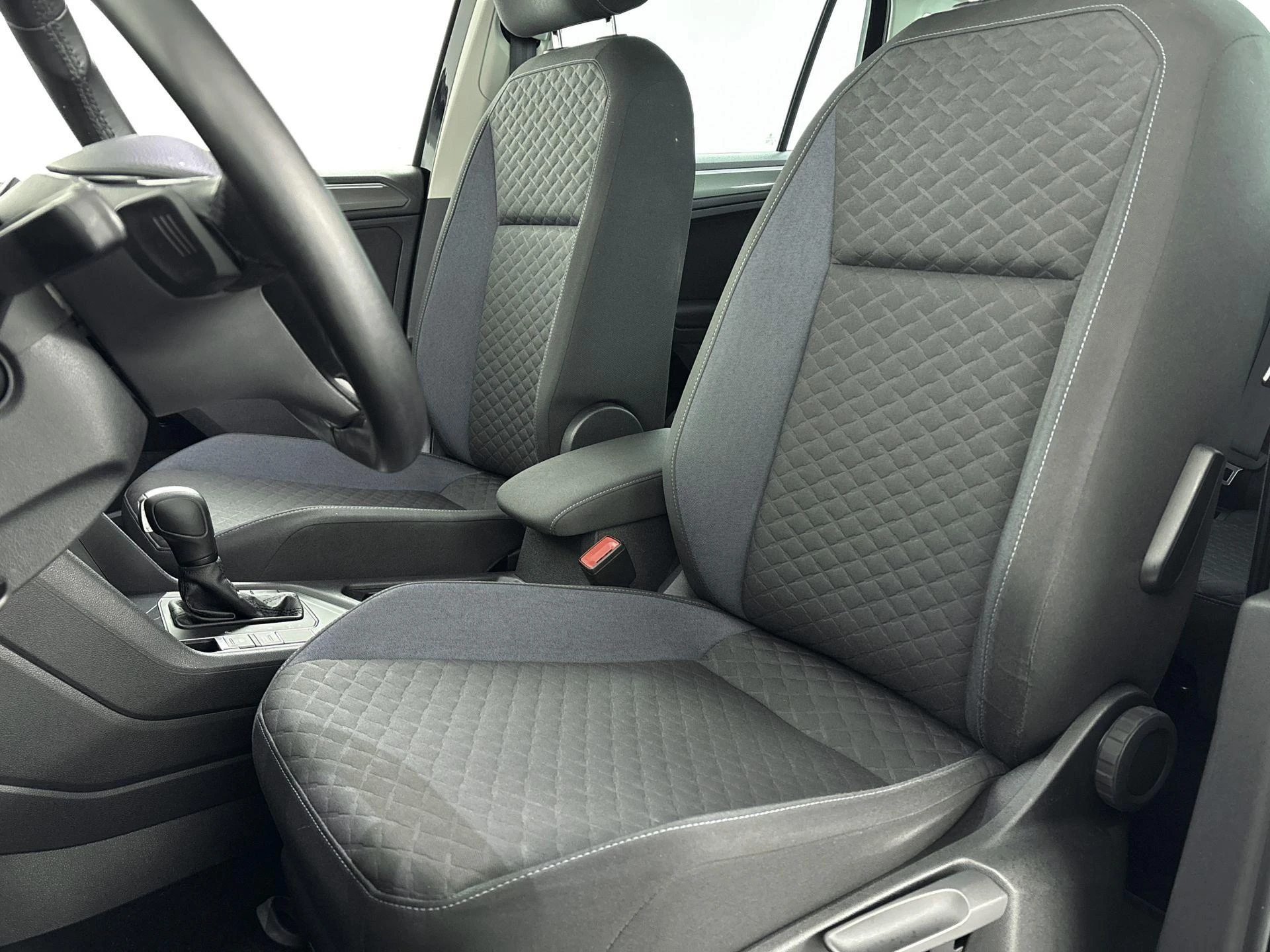 Volkswagen-Tiguan-image-7
