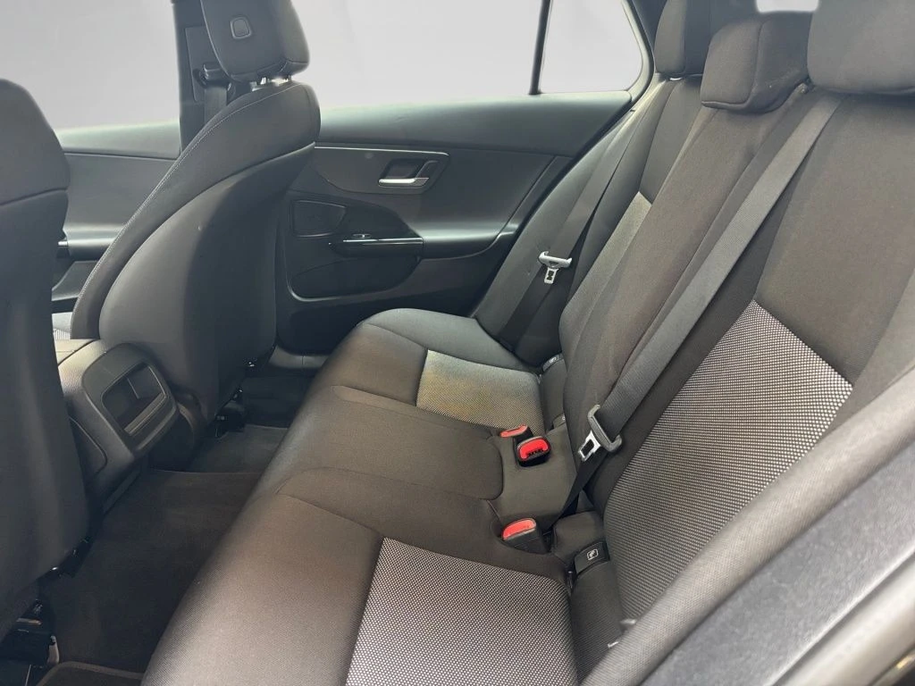 Mercedes-Benz-C-Klasse 220 d-image-8