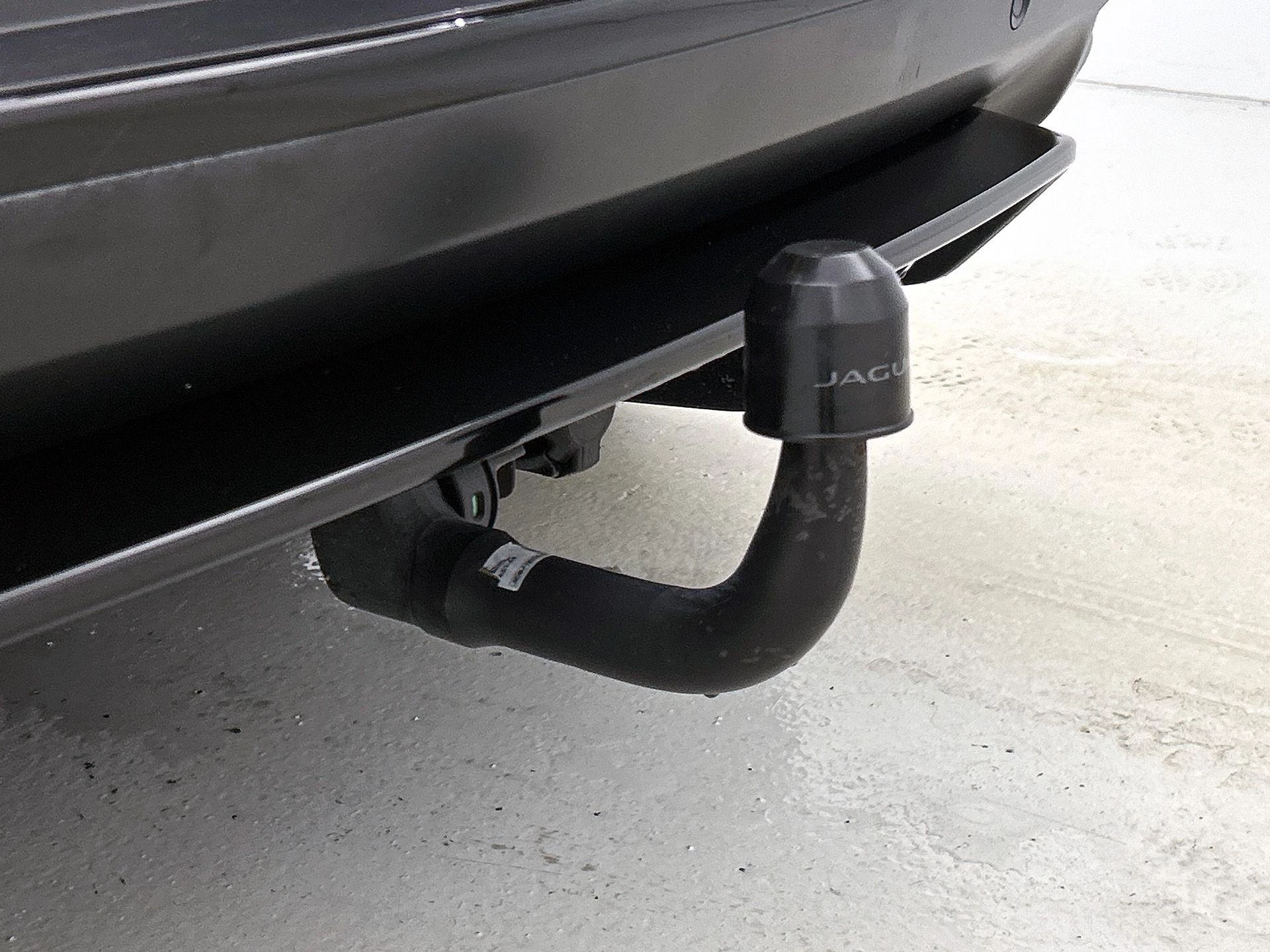 Jaguar-I-PACE-image-44