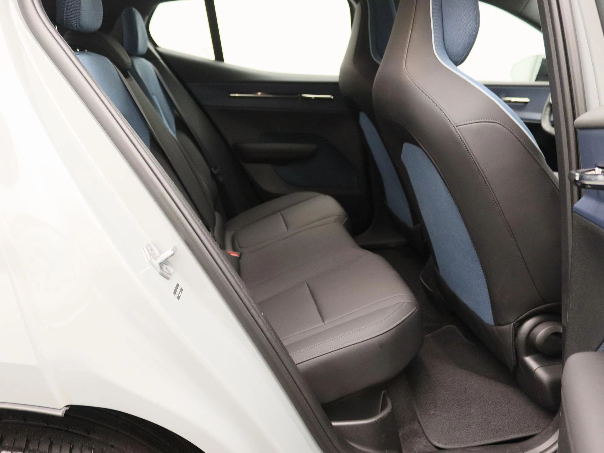 Volvo-EX30-image-21