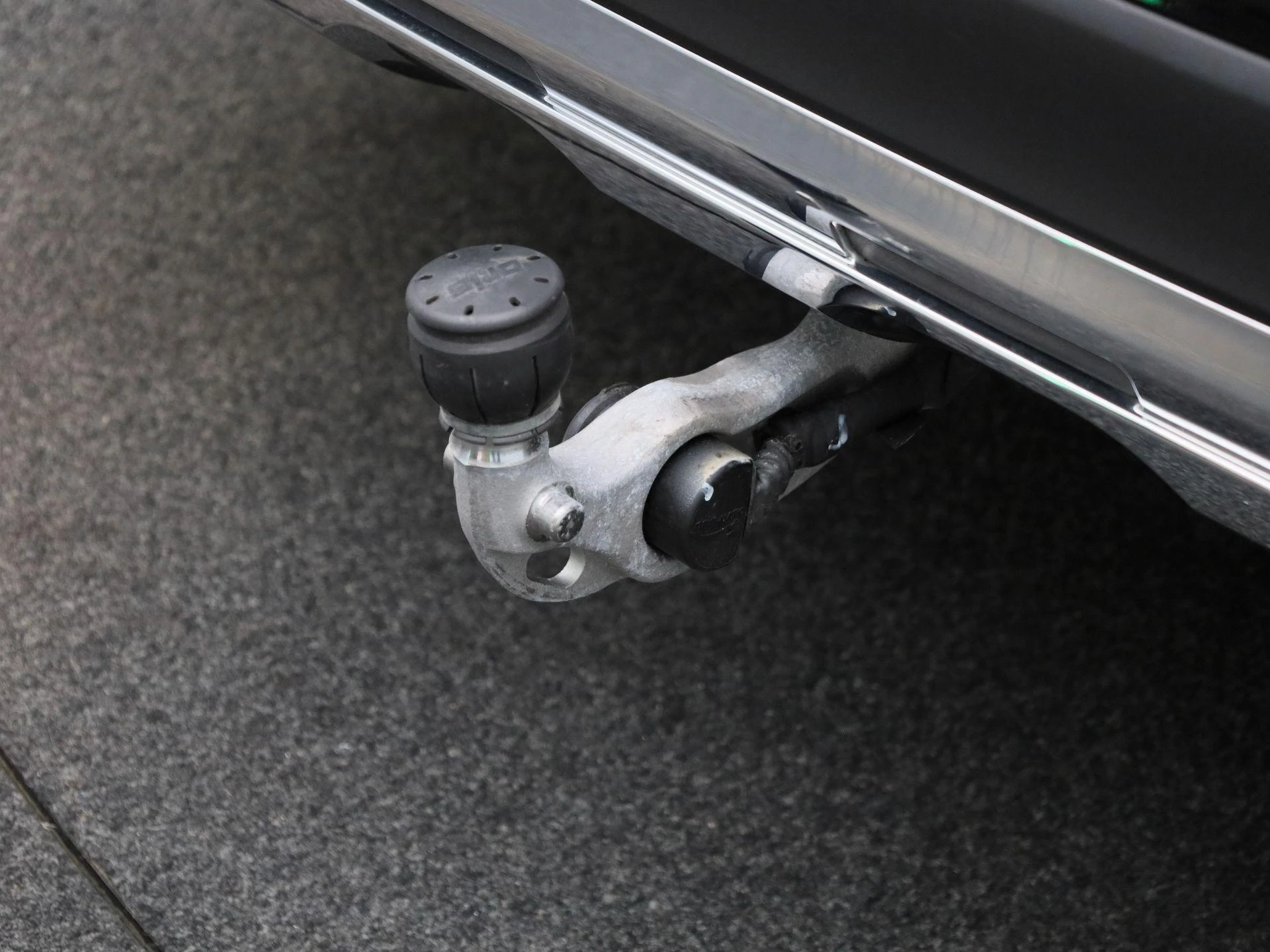 Mercedes-Benz-GLC-image-46
