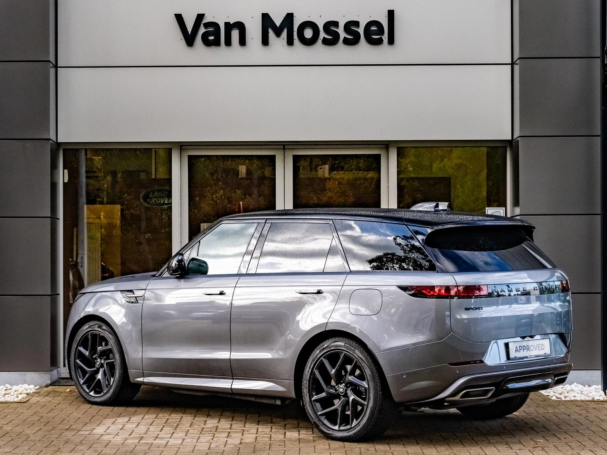 Land Rover-Range Rover Sport-image-3