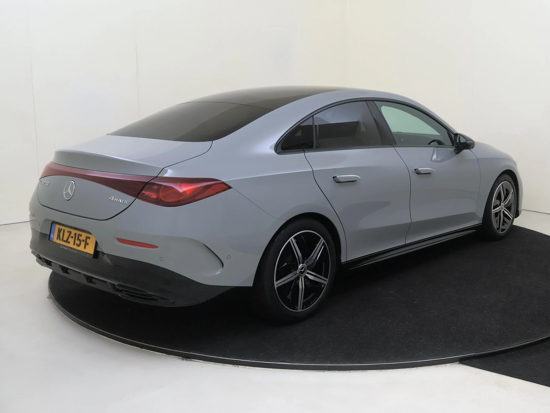 Mercedes-Benz-CLA-image-3