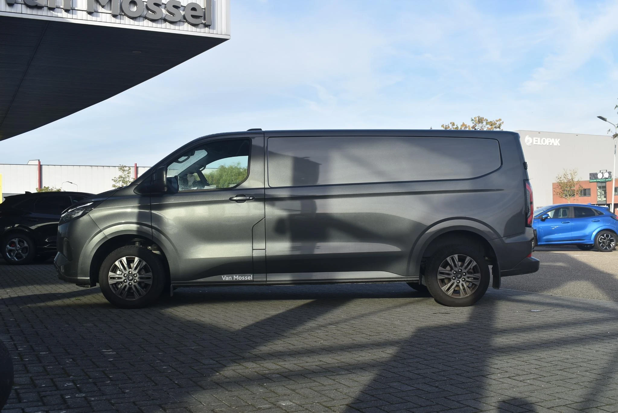Ford-E-Transit Custom-image-7