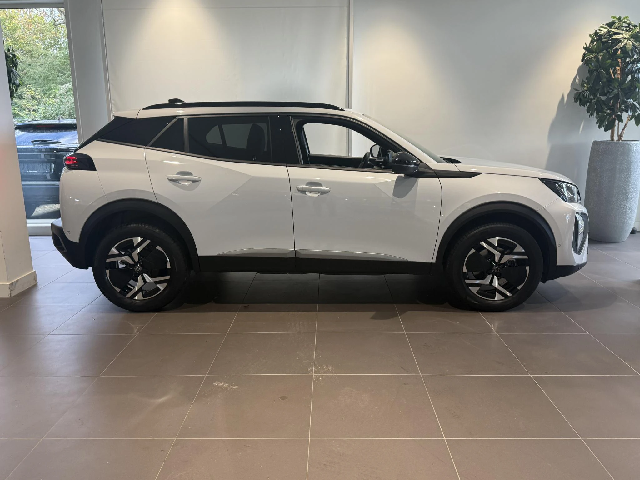 Peugeot-2008-image-5
