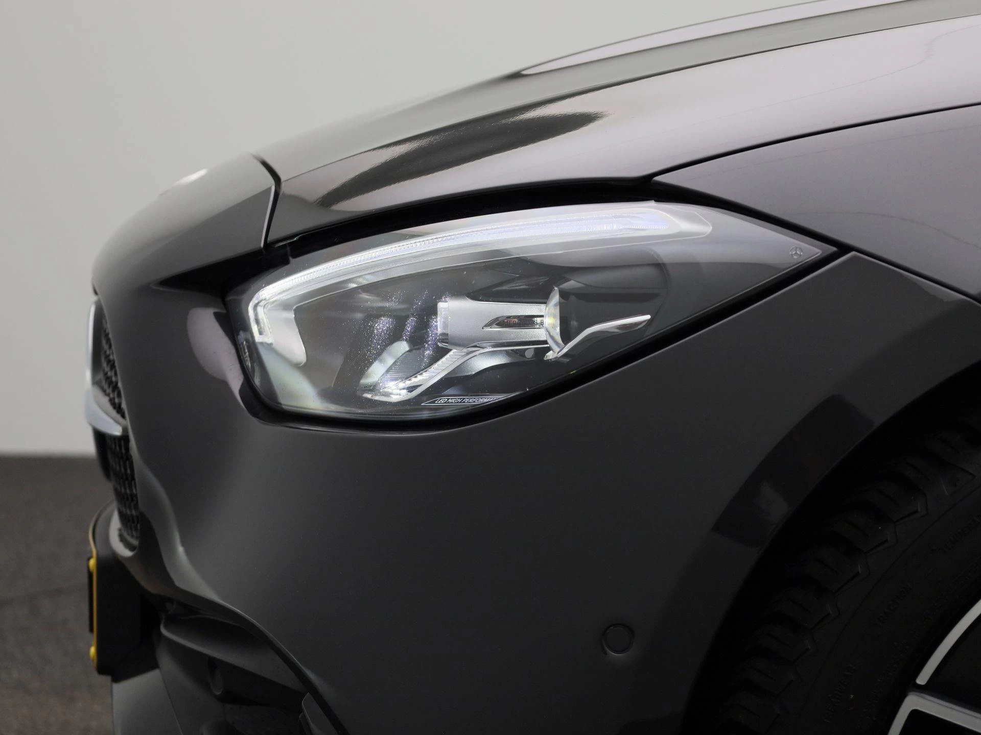 Mercedes-Benz-C-Klasse-image-14