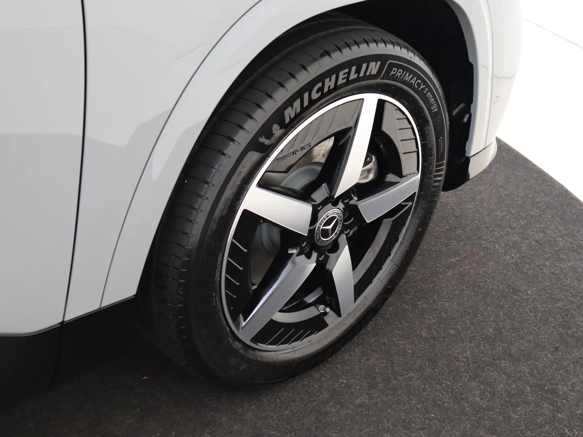 Mercedes-Benz-GLB-image-28