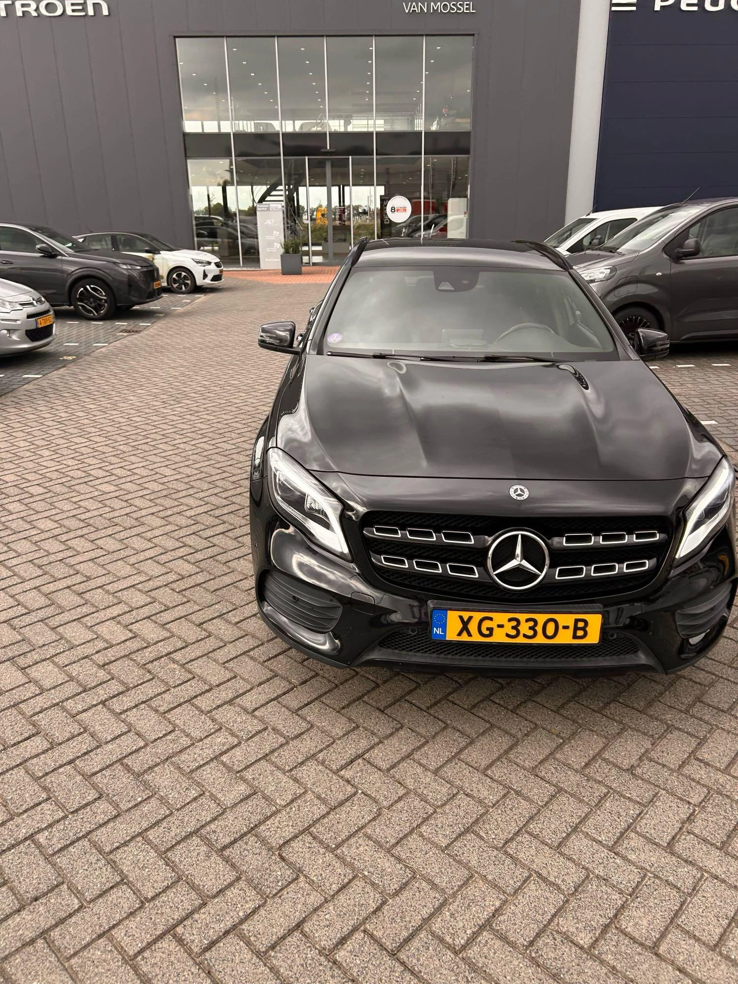 Mercedes-Benz-GLA-image-5