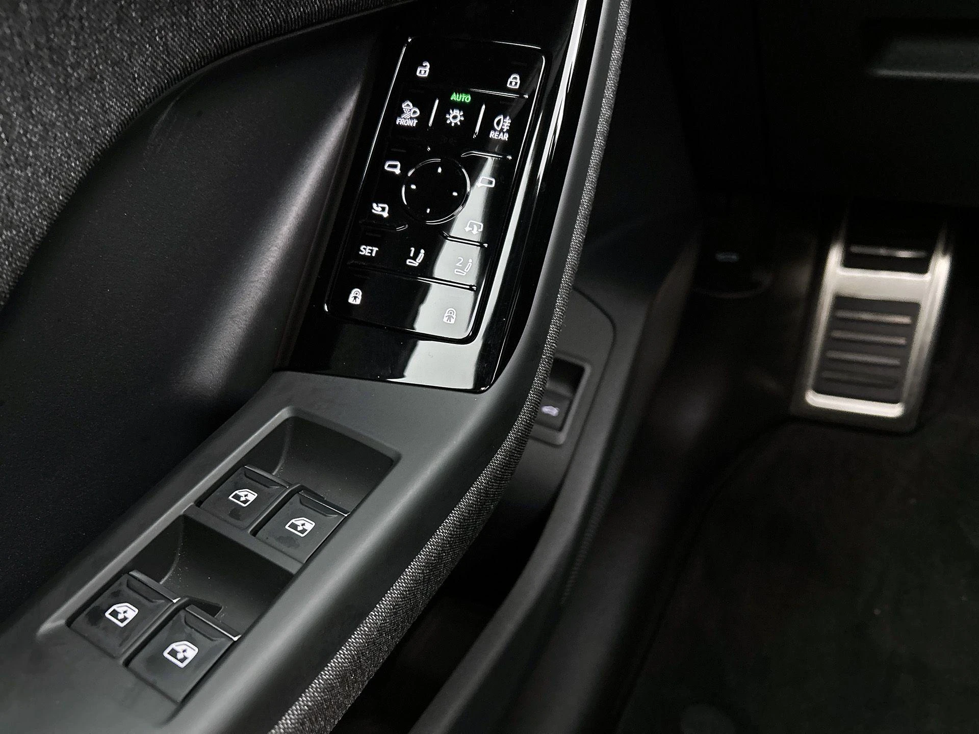 Audi-Q6 e-tron-image-43