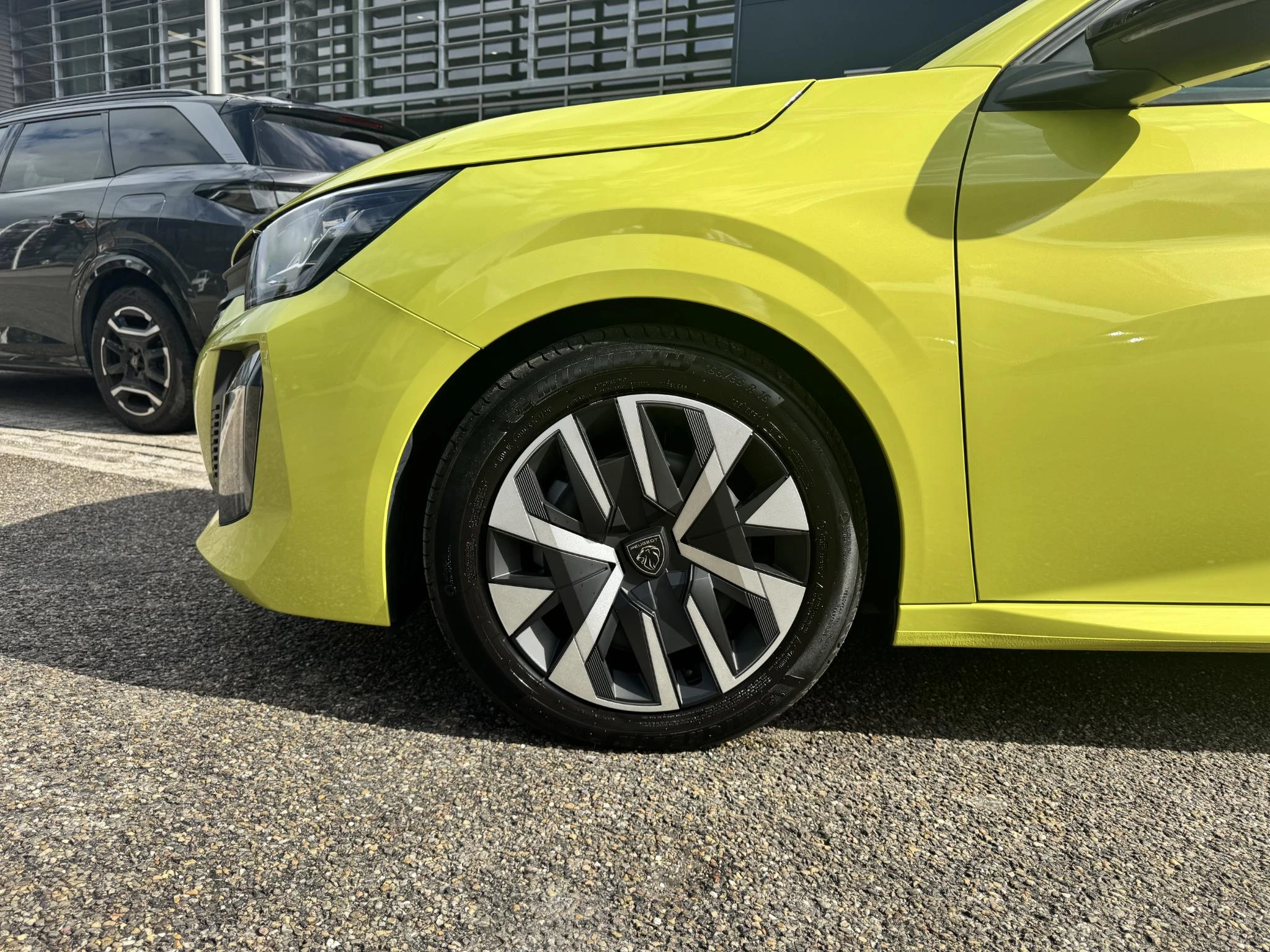 Peugeot-208-image-1