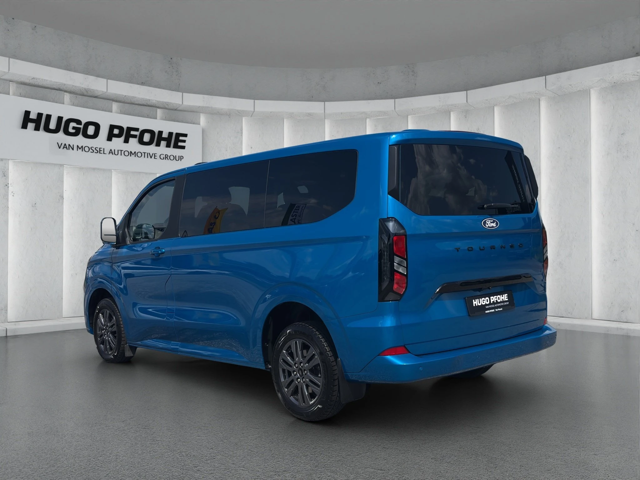 Ford-Tourneo Custom-image-2