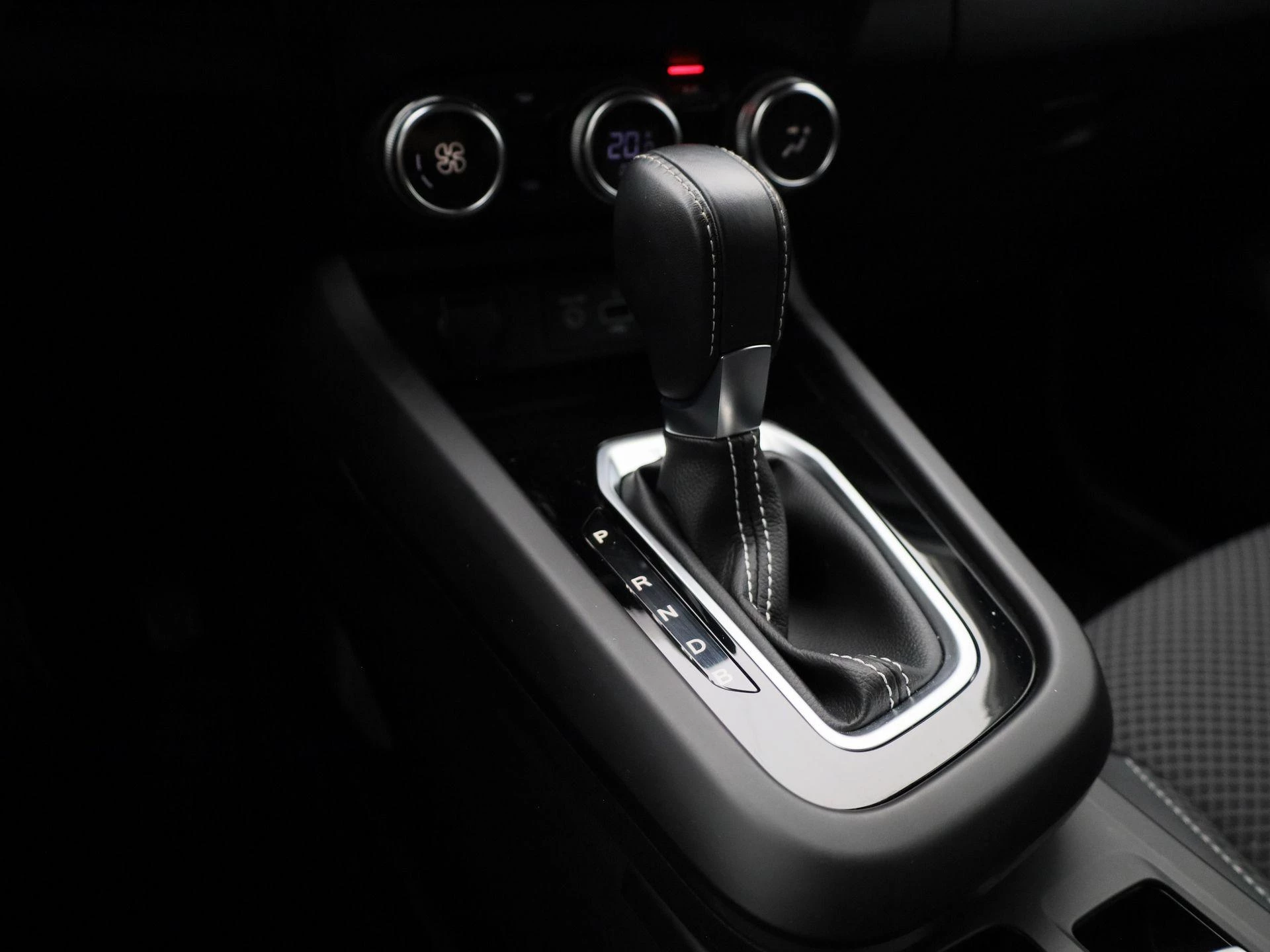 Renault-Arkana-image-17