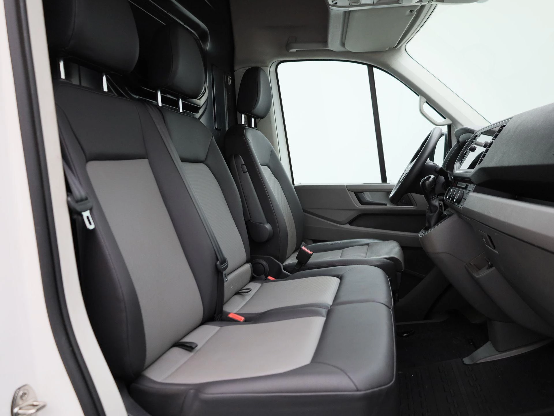 Volkswagen-Crafter-image-34