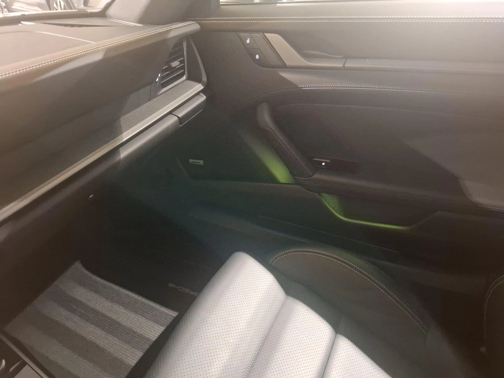 Porsche-911-image-8