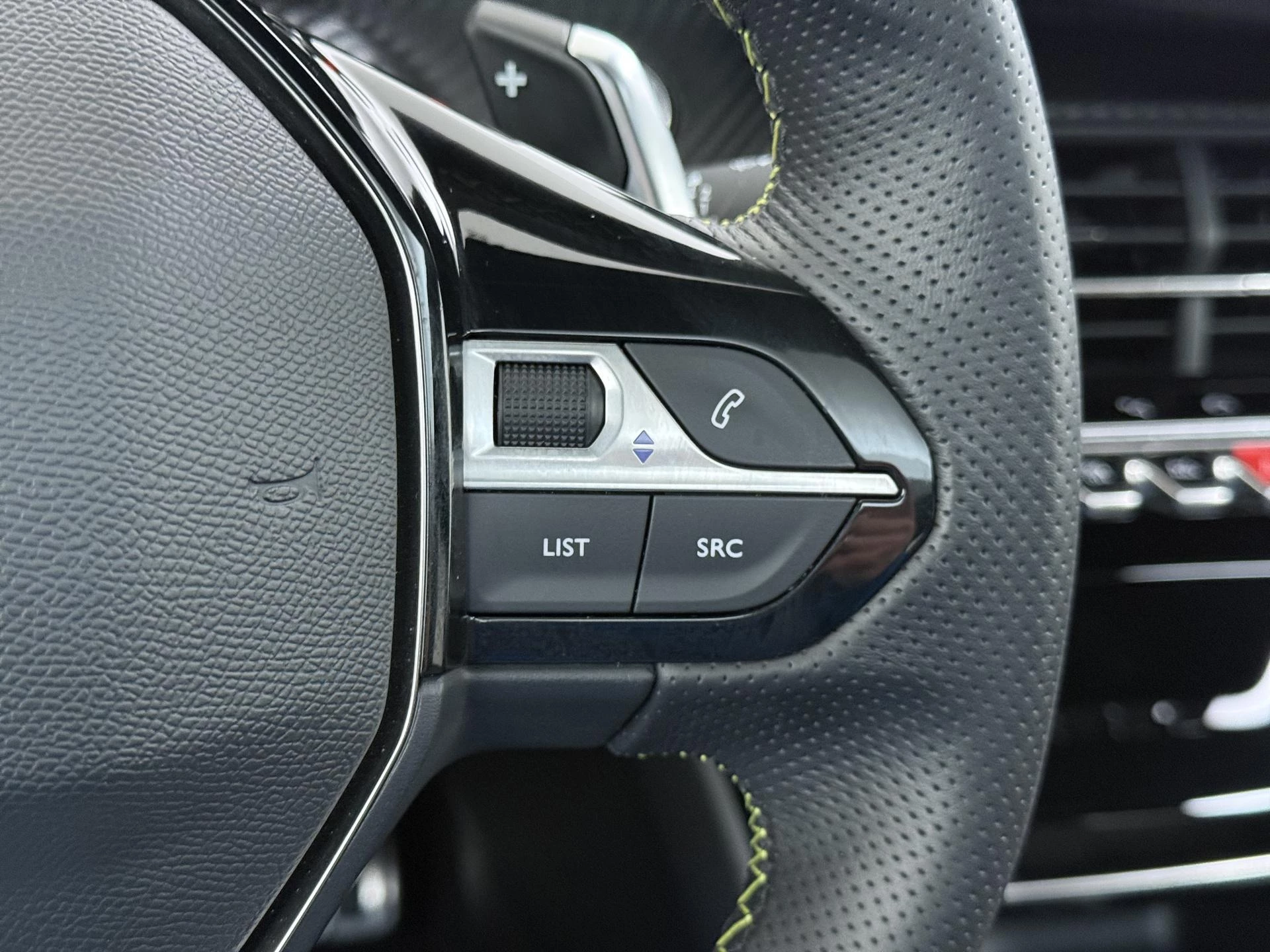 Peugeot-208-image-23