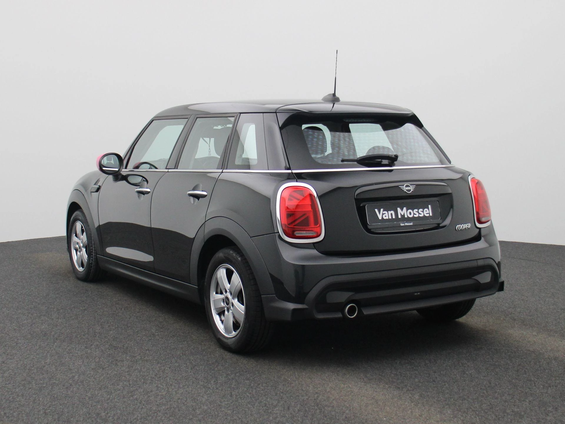 MINI Cooper Mini 5 door (100 kW)