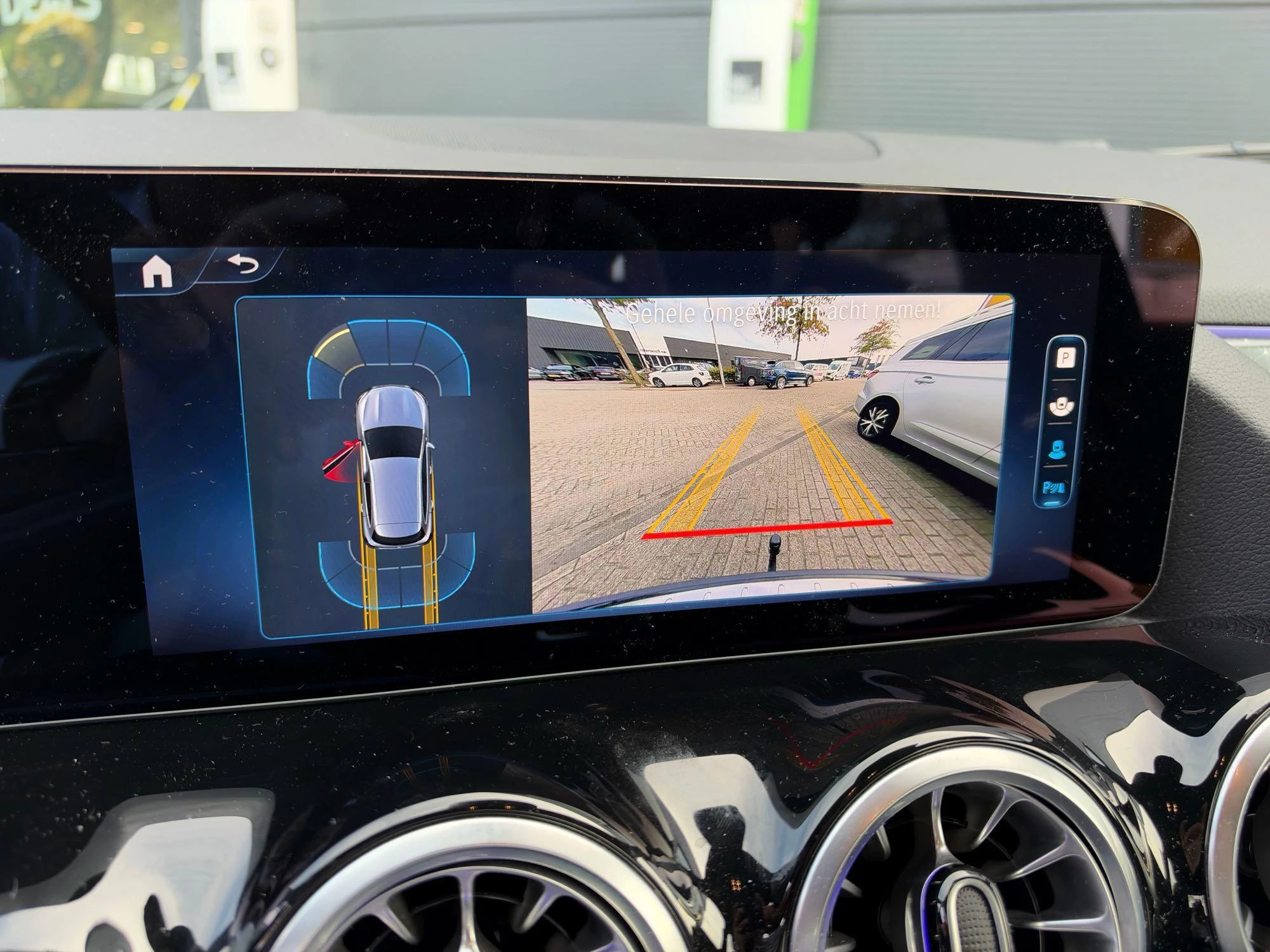 Mercedes-Benz-GLA-image-7