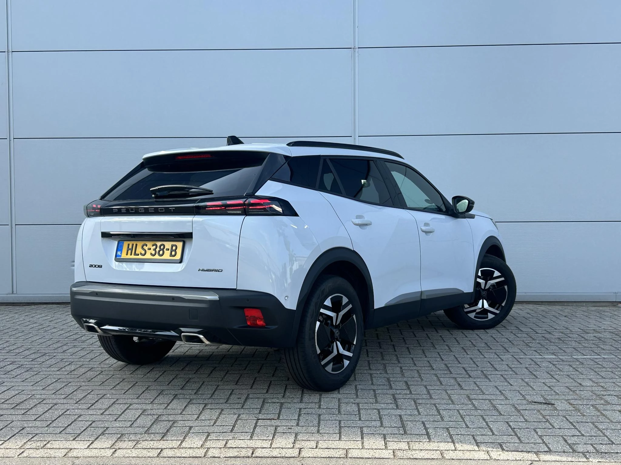 Peugeot 2008 1.2 Hybrid 145 Allure