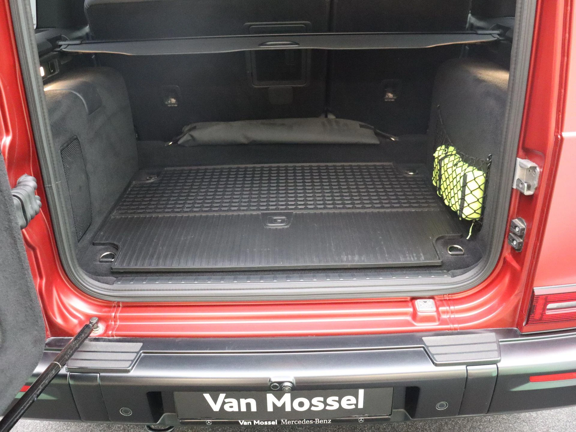 Mercedes-Benz-G-Klasse-image-28