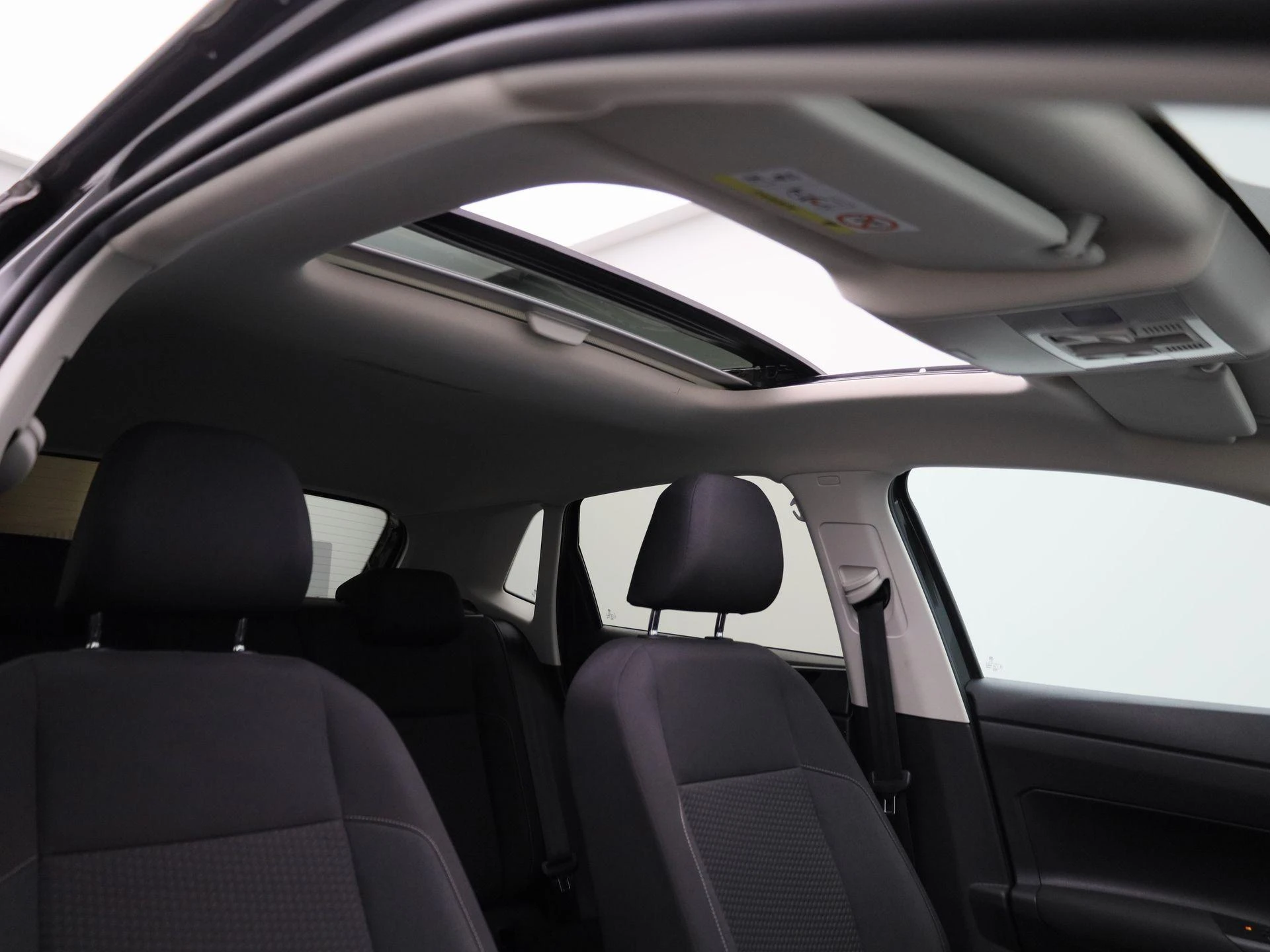 Volkswagen-Polo-image-37