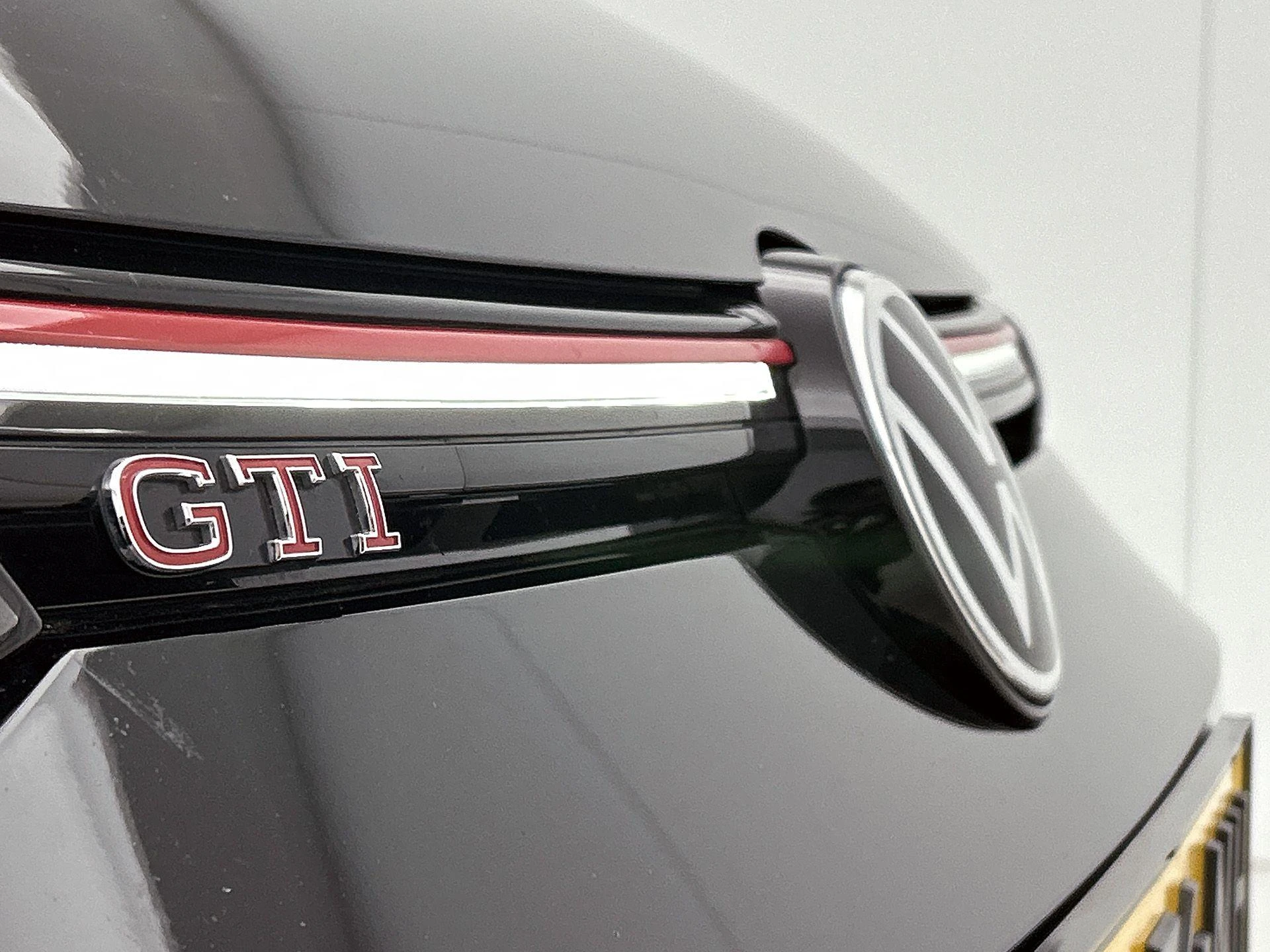 Volkswagen-Golf-image-8