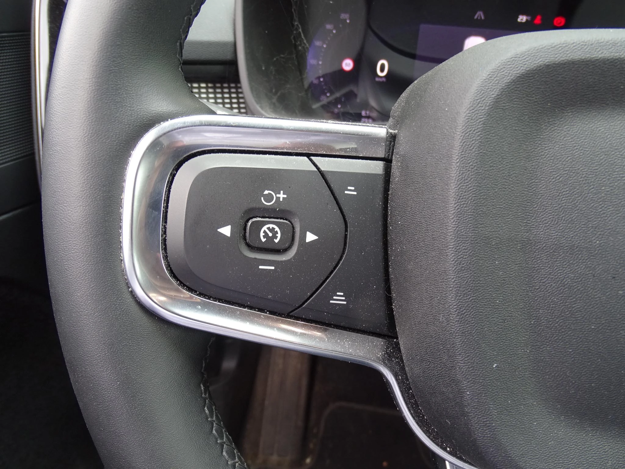 Volvo-XC40-image-21